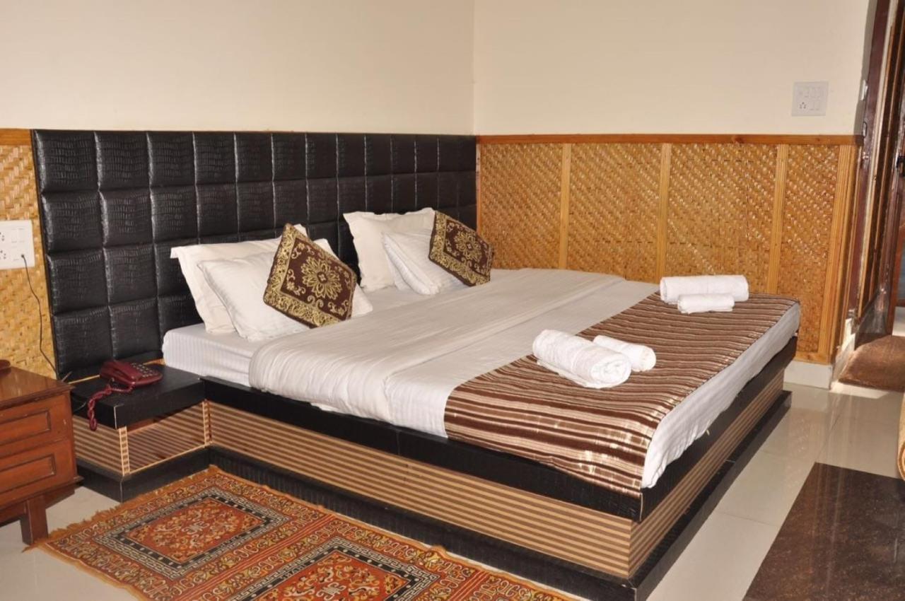 Himalaya Mount View Resort קאוסאני מראה חיצוני תמונה