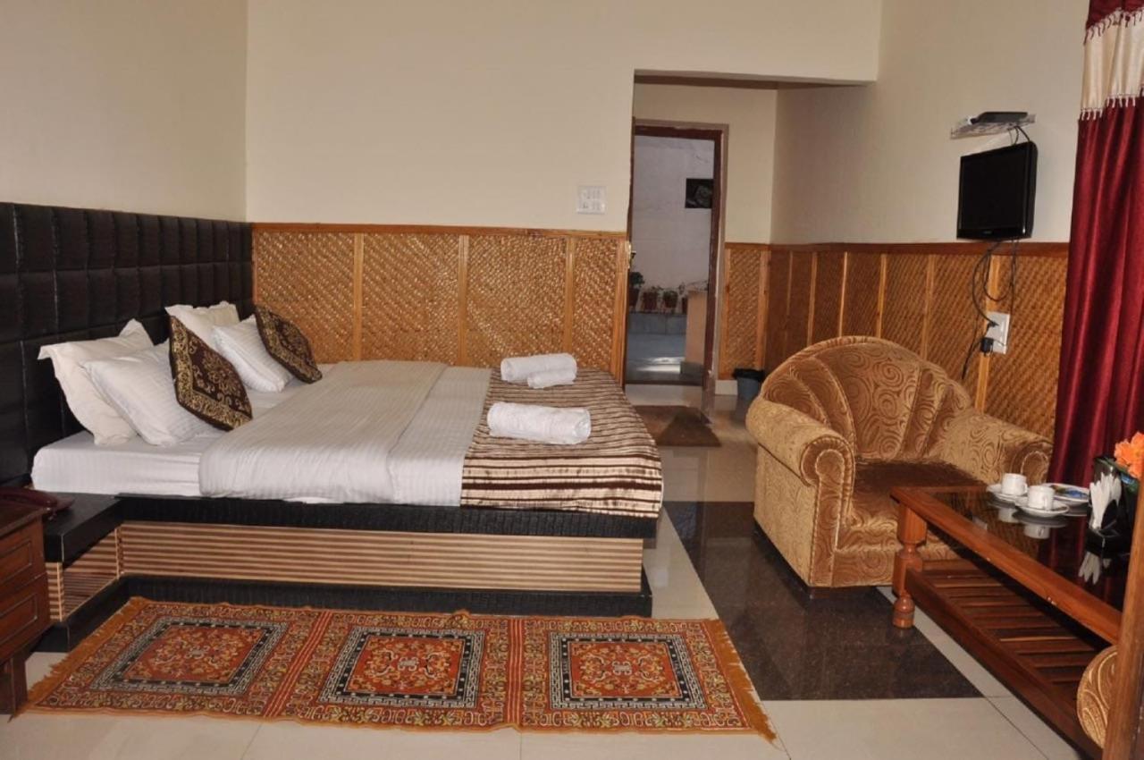 Himalaya Mount View Resort קאוסאני מראה חיצוני תמונה